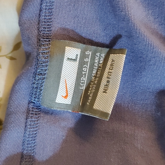 Nike top size L - Picture 5 of 5